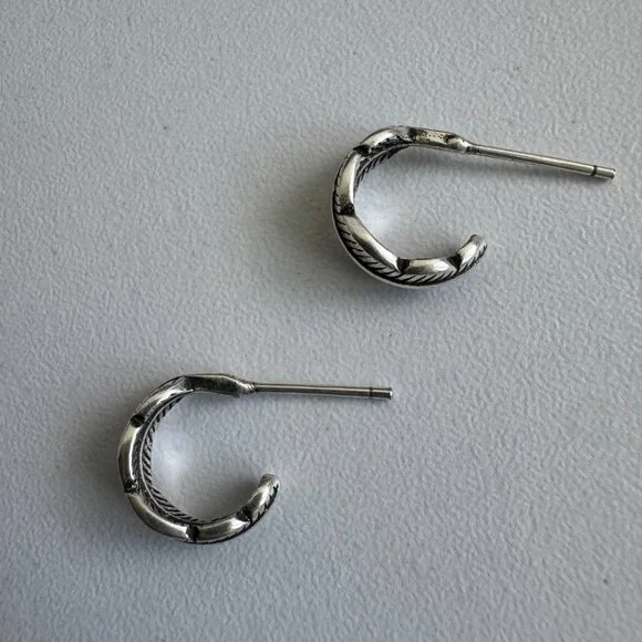 925 Sterling Silver Feather Hoop Earrings – Boho Vintage Style Small Huggies - Picture 5 of 8